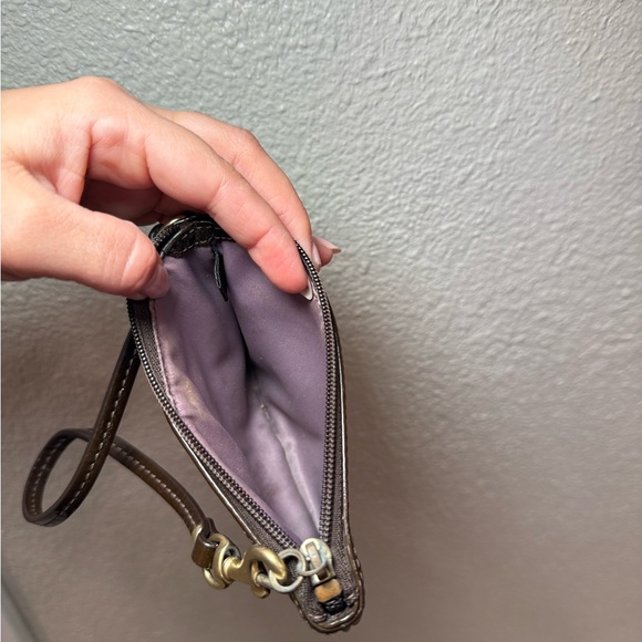 Authentic Coach - Picture 5 of 7